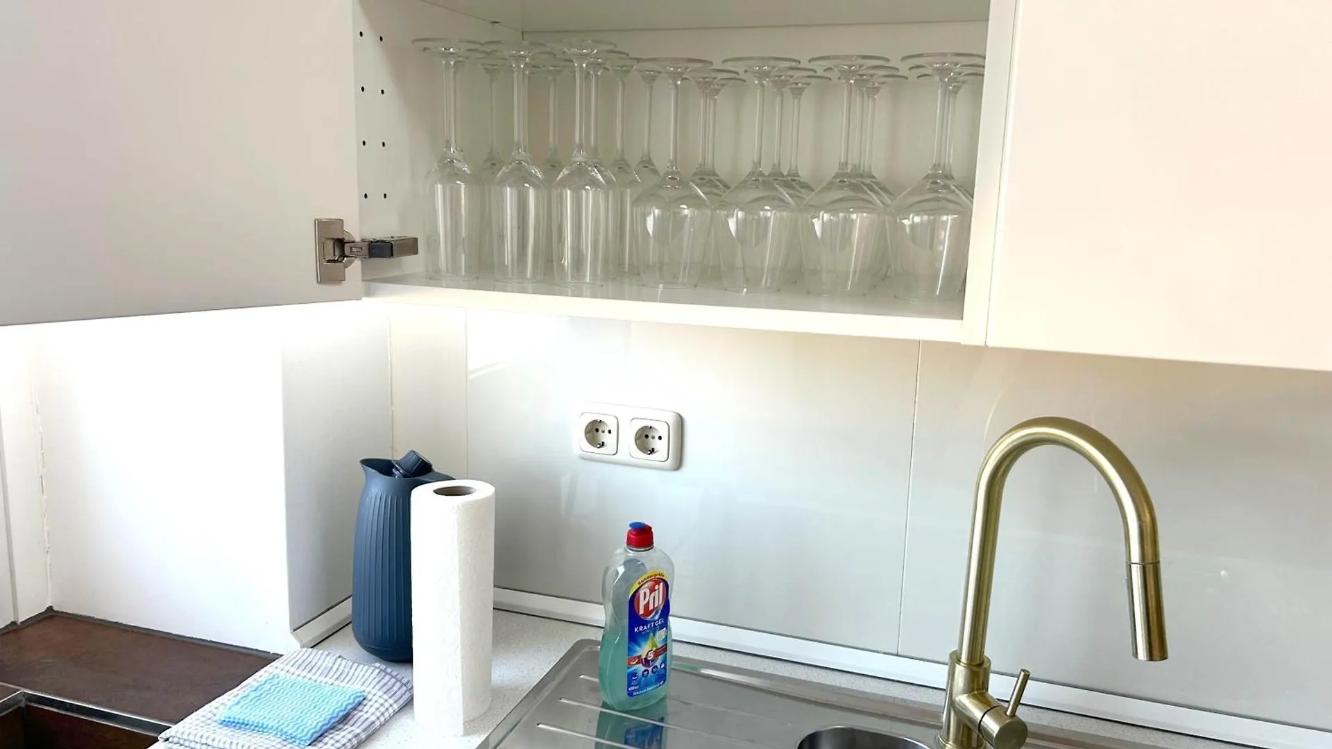 Ed-Grosse, Moderne Wohnung In Zentraler Lage, Mit Balkon, Lift Und Parkplatz Hanóver